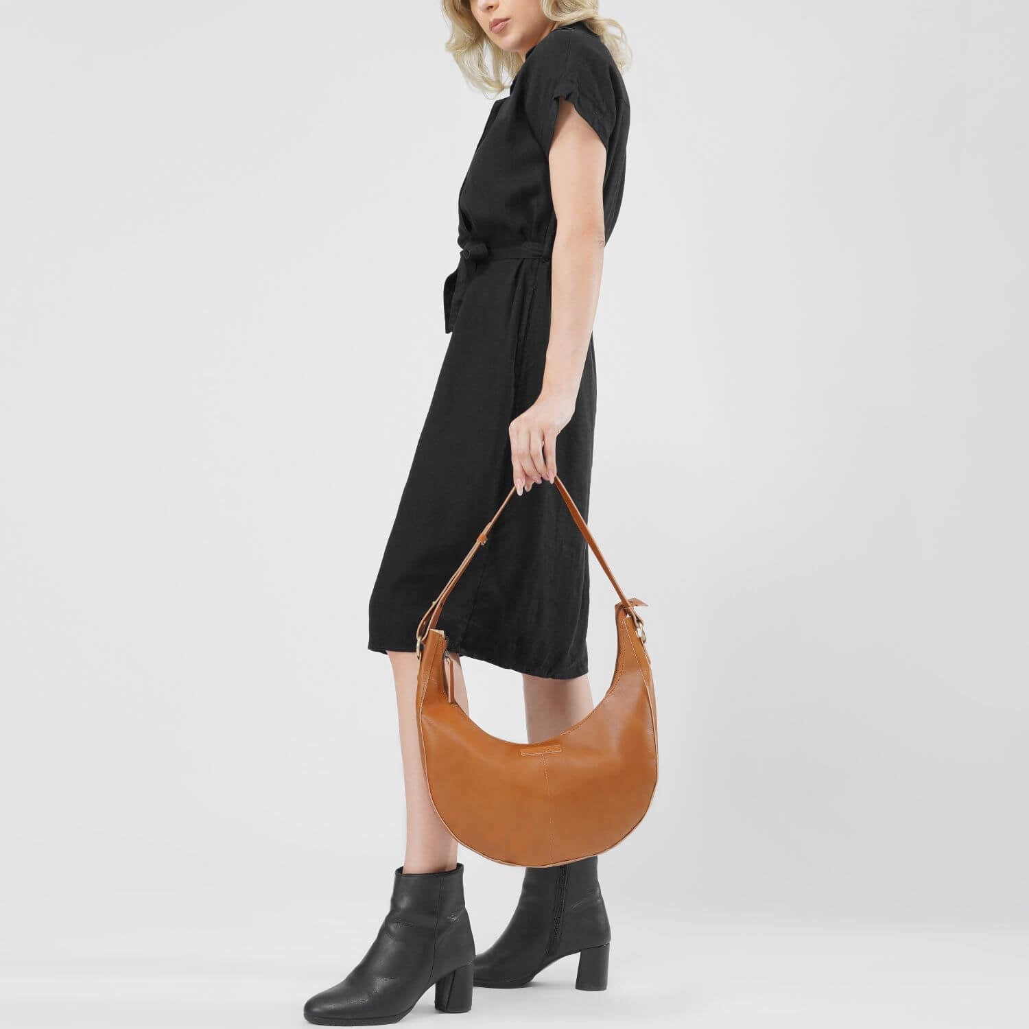 Paris Half Moon Shoulder Bag | | Tan