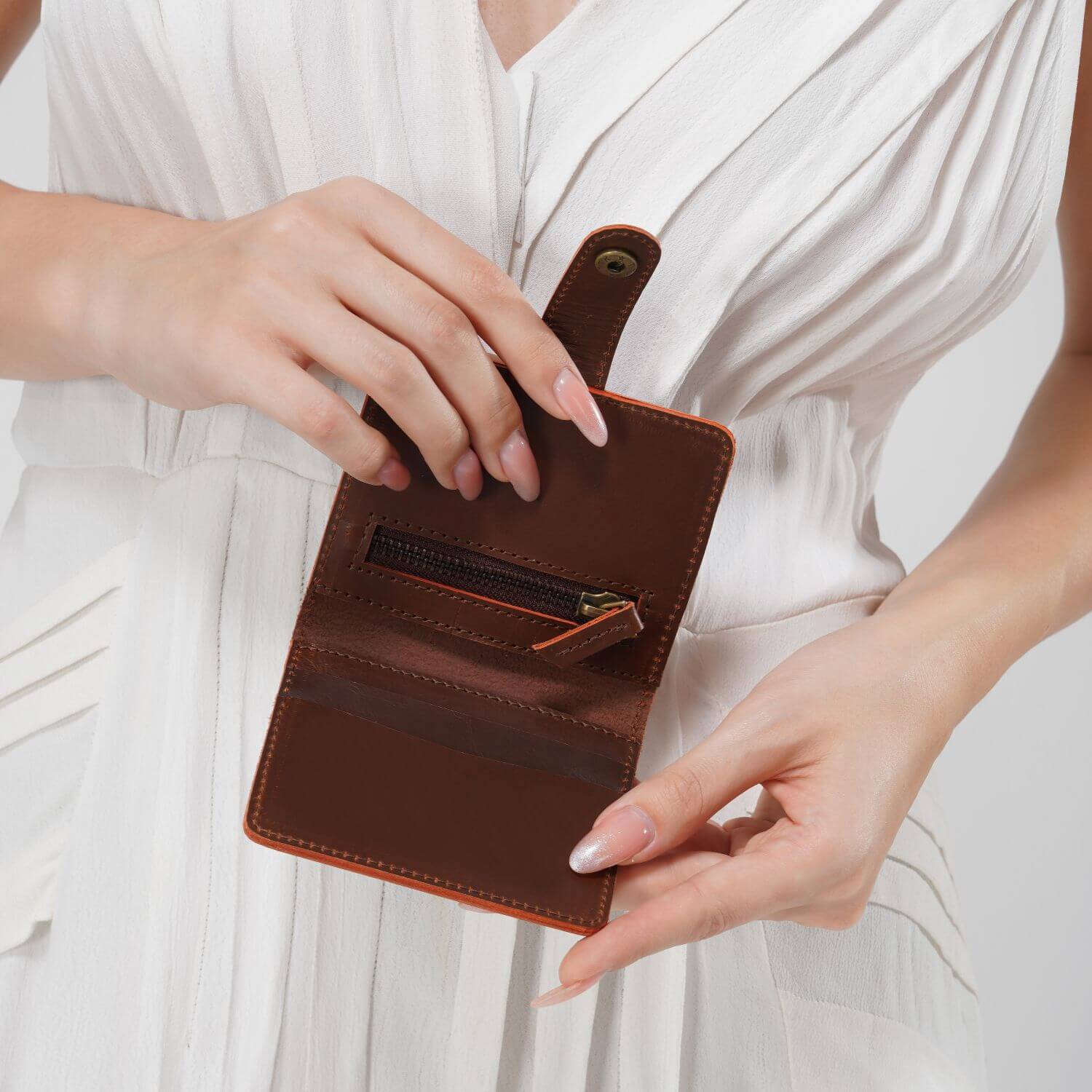 Prague Mini Bi-Fold Wallet | | Brown